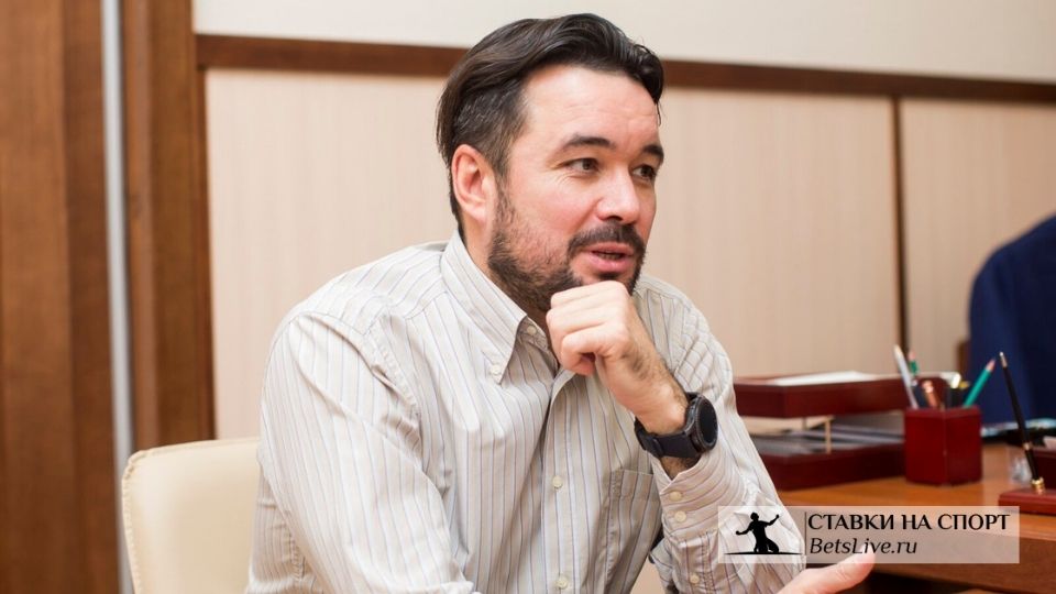 Футбольный функционер ушёл из Уфы после откровенных фото в Инстаграме